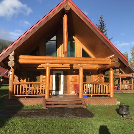 Yoho Chalets Villa Golden Exteriör bild