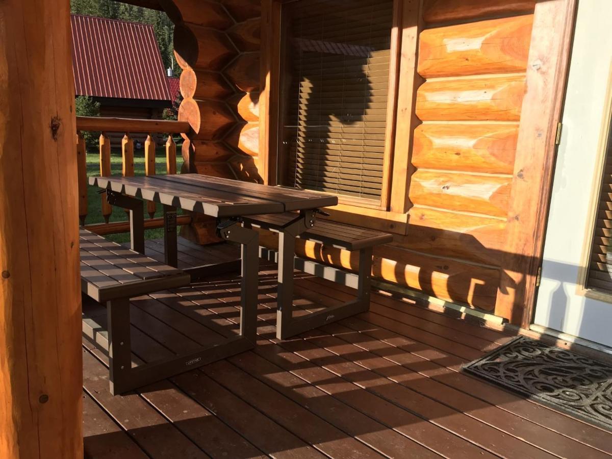Yoho Chalets Villa Golden Exteriör bild