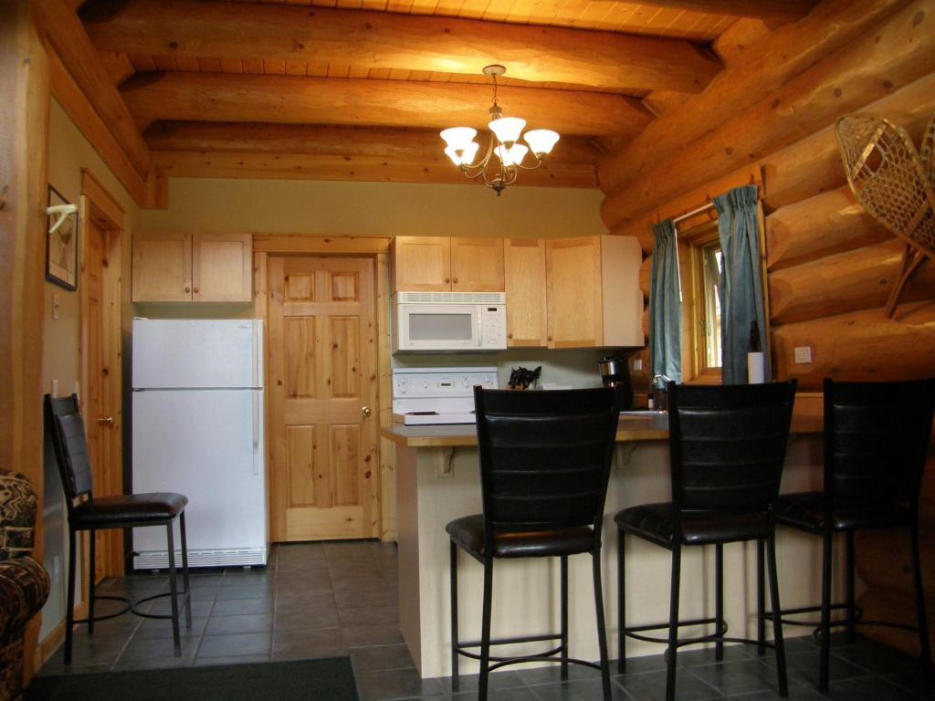 Yoho Chalets Villa Golden Rum bild