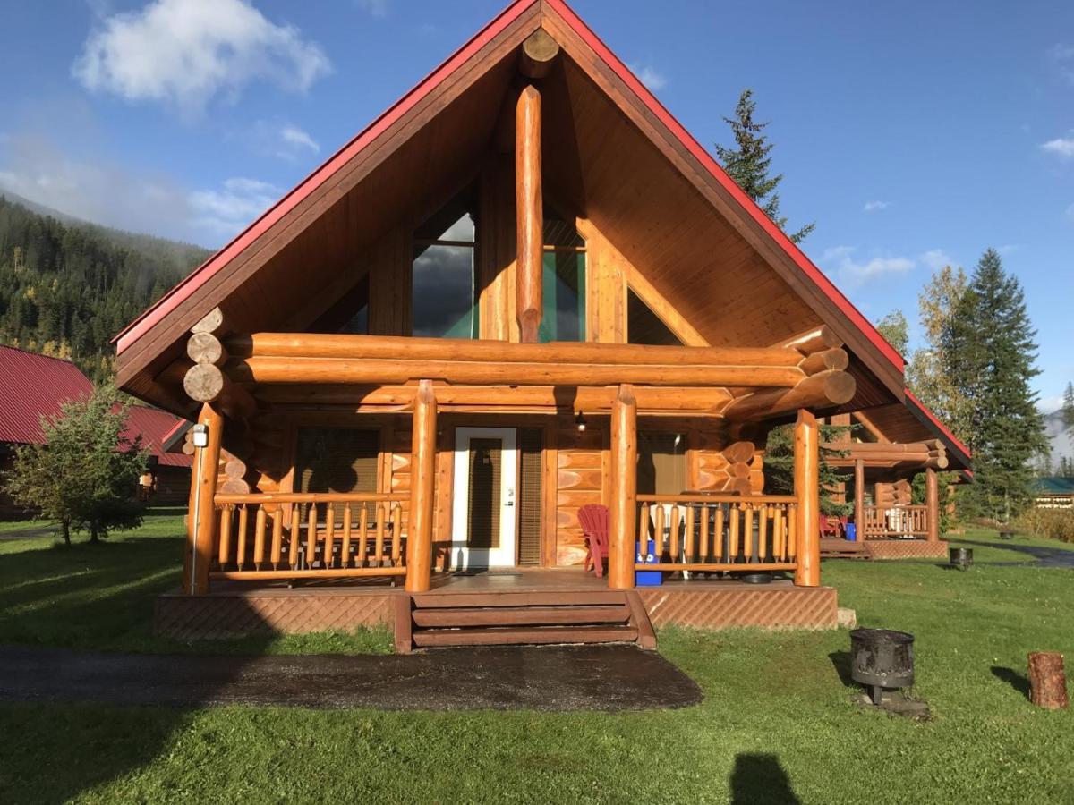 Yoho Chalets Villa Golden Exteriör bild